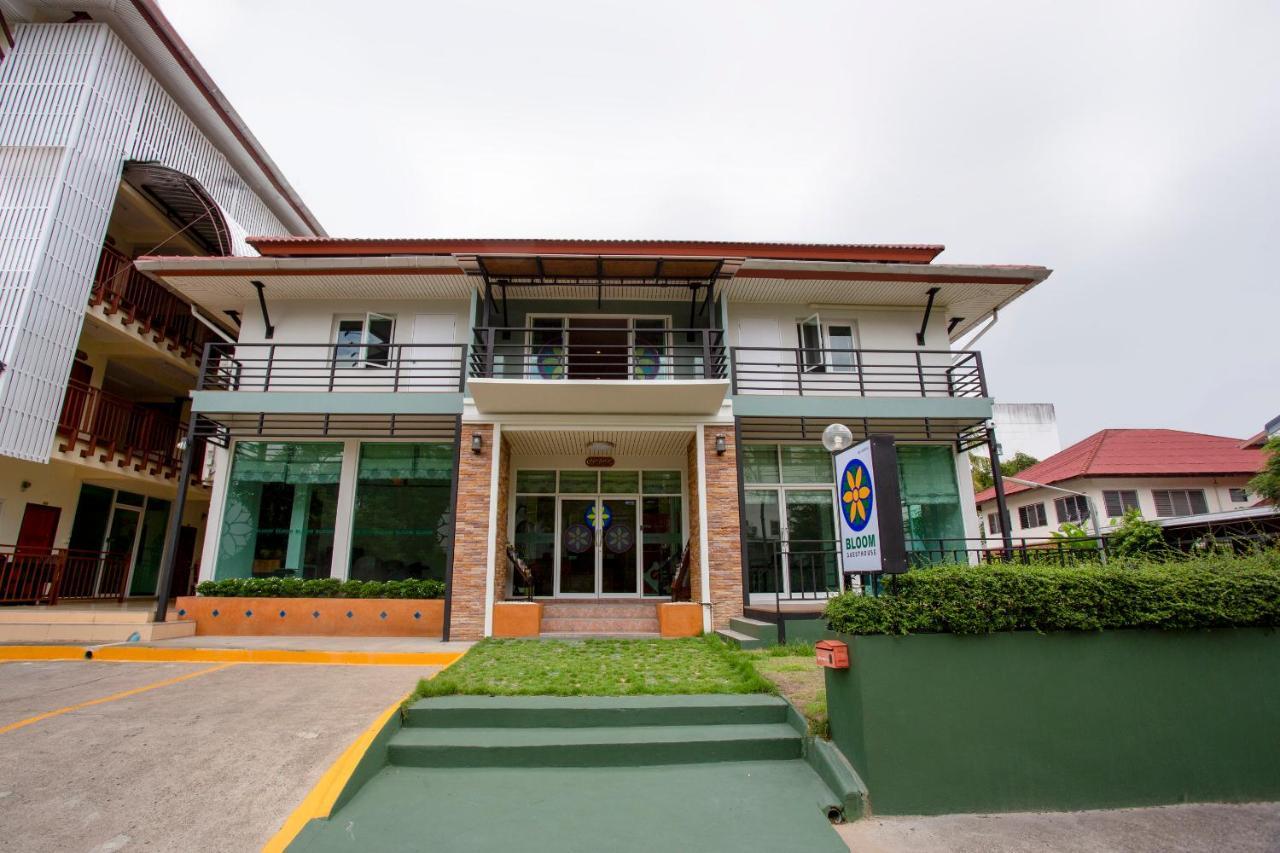 Oyo 1053 Bloom Guest House Chiang Mai Dış mekan fotoğraf