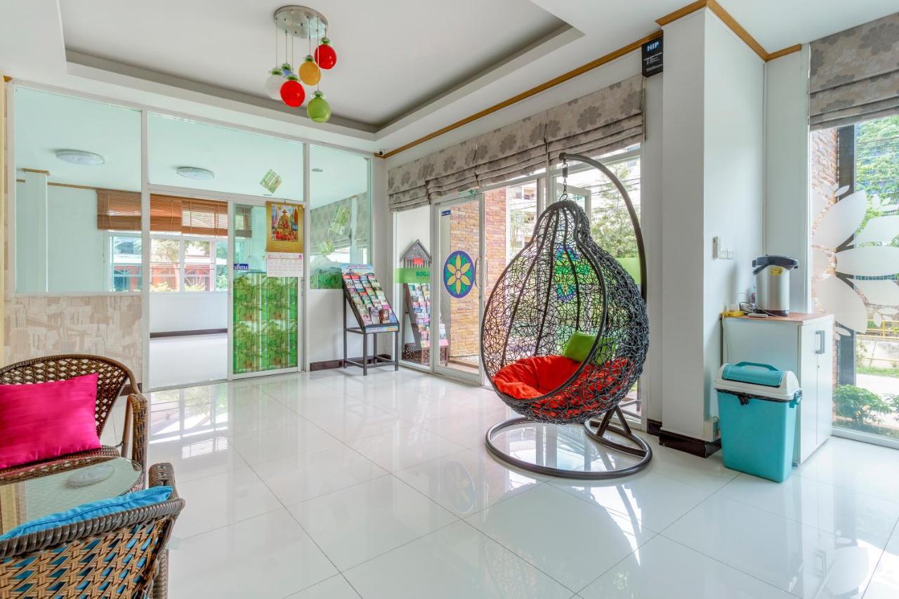 Oyo 1053 Bloom Guest House Chiang Mai Dış mekan fotoğraf