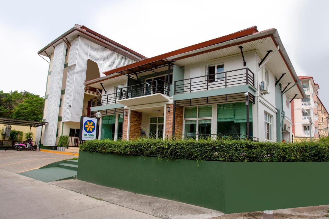 Oyo 1053 Bloom Guest House Chiang Mai Dış mekan fotoğraf